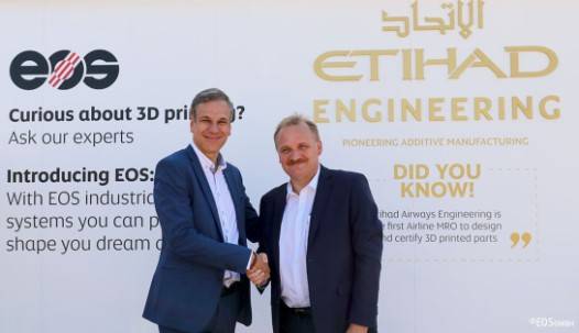 Markus Glasser, Senior Vice President Export Region at EOS and Bernhard Randerath, Vice President Design, Engineering and Innovation at Etihad Airways Engineering. (Source: EOS)