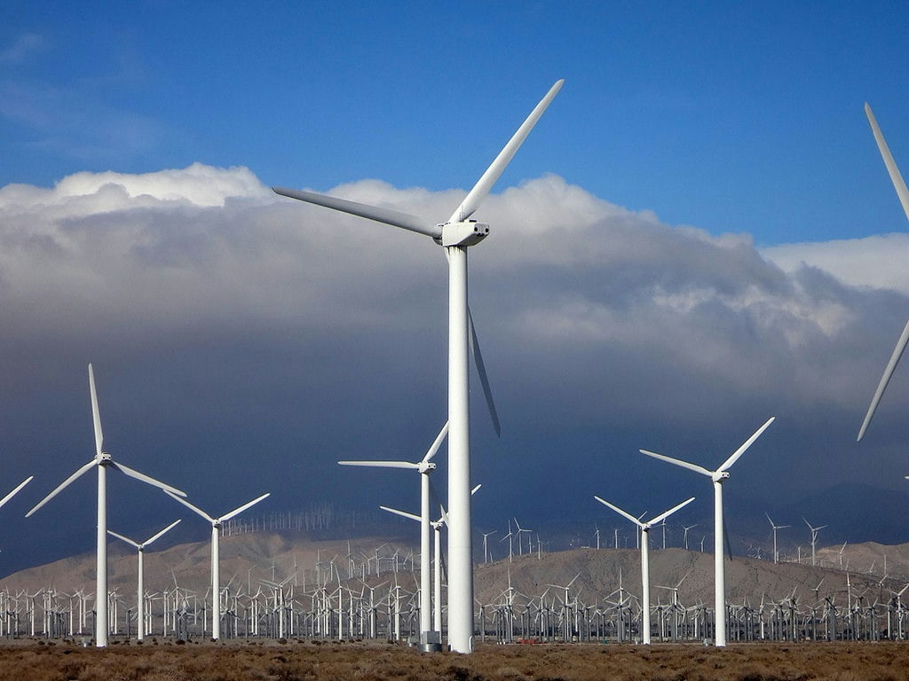 1200px Wind turbines in southern California 2016