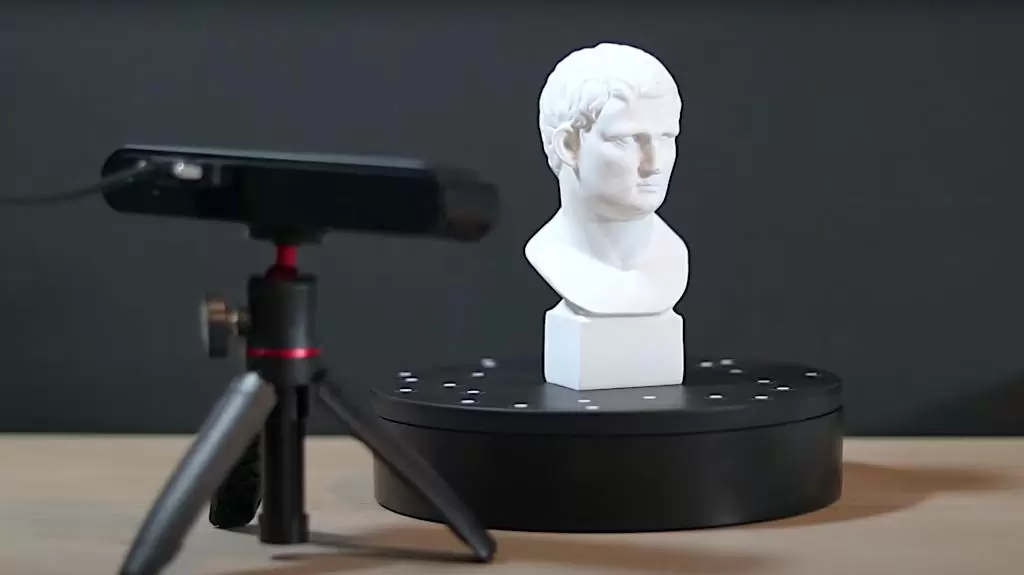 Revopoint POP 3D Scanner Turn Table and Bust